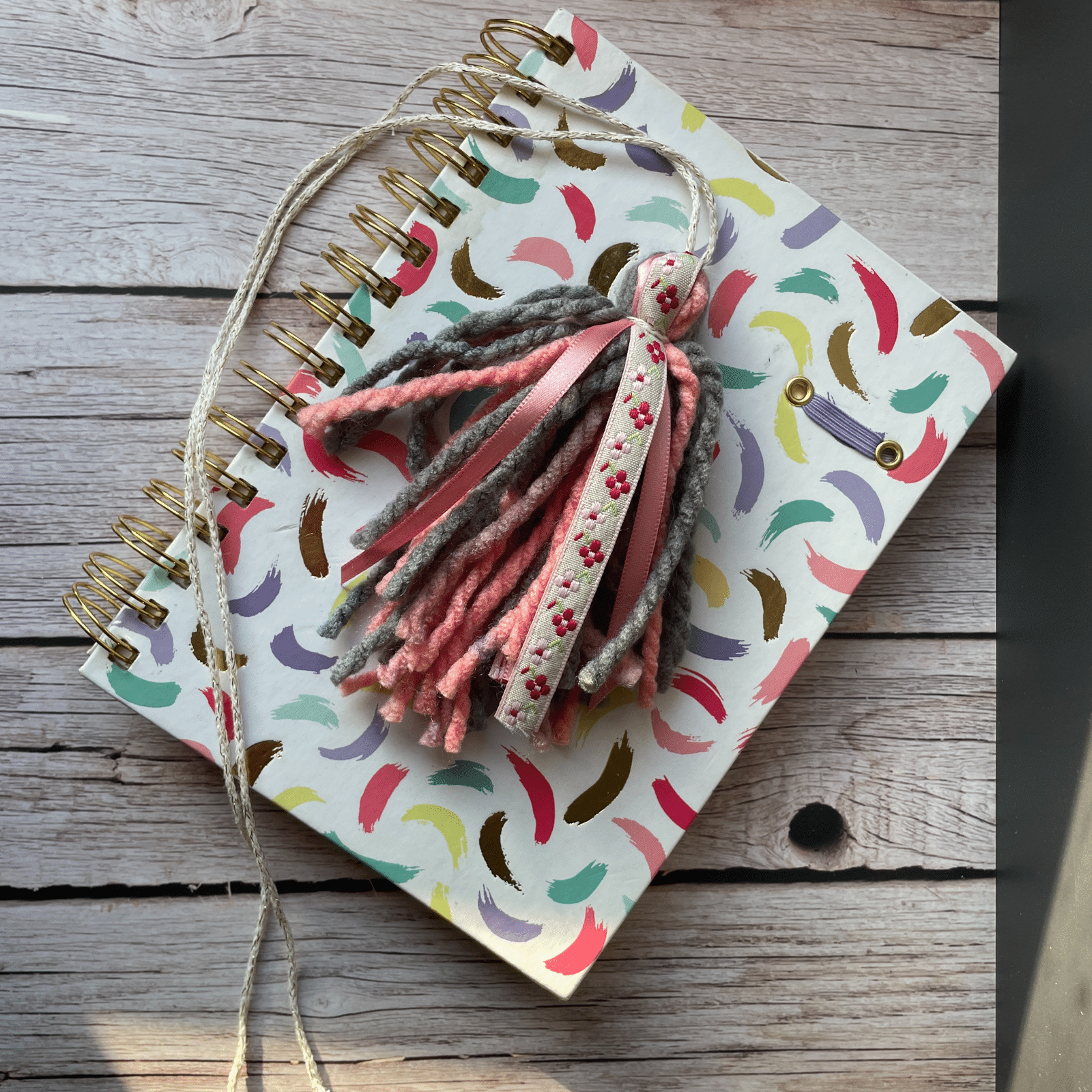 Book-Lovers Bookmark Tassel - Pink